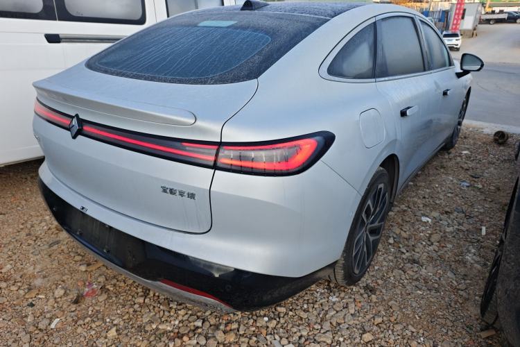 Used Baojun Enjoy 2025 Plug-in Hybrid 140km Luxury Edition
