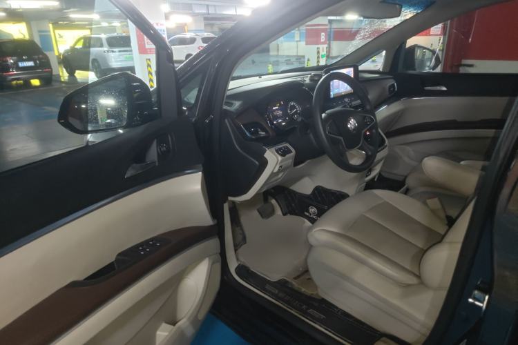 Used Buick GL8 2021 Land Cruiser Executive Class 652T Comfort Model
