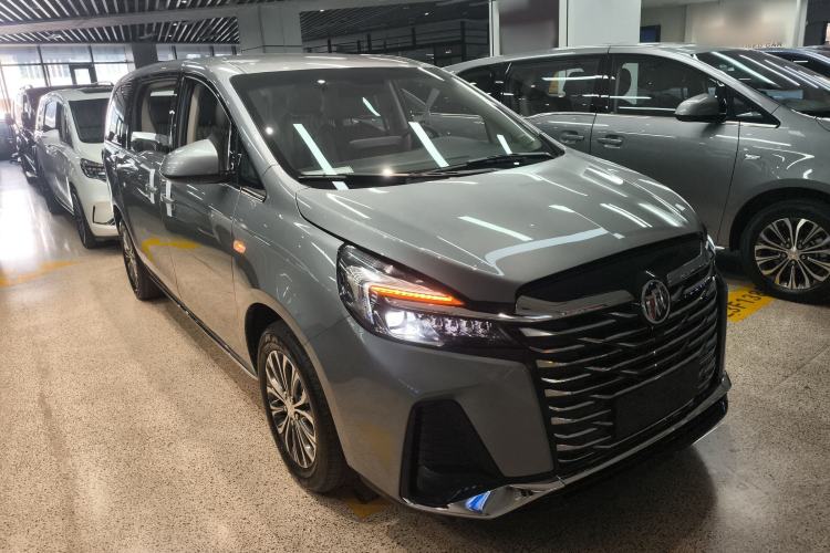 Used Buick GL8 2023 Land Executive Class Comfort Model
