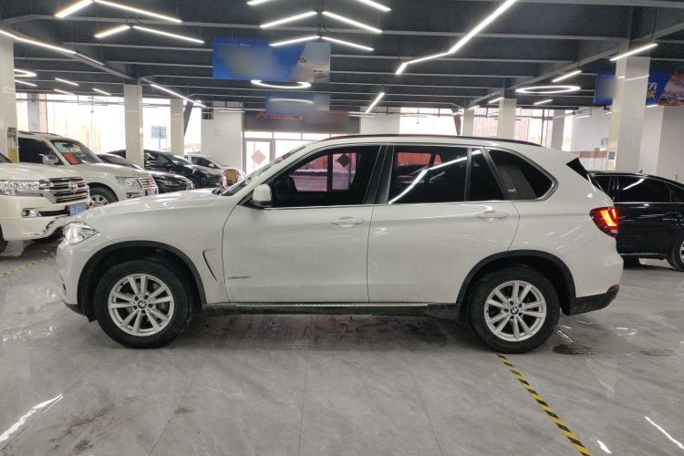 Used BMW X5 2015 xDrive28i
