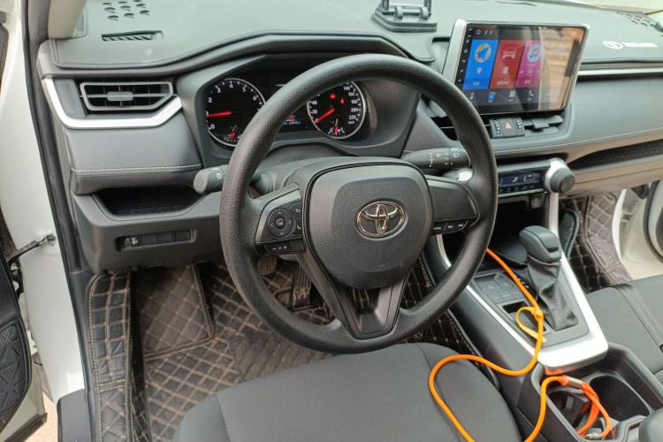 Used Toyota Wildlander 2022 Updated Version 2.0L CVT Two-Wheel Drive Leading Edition