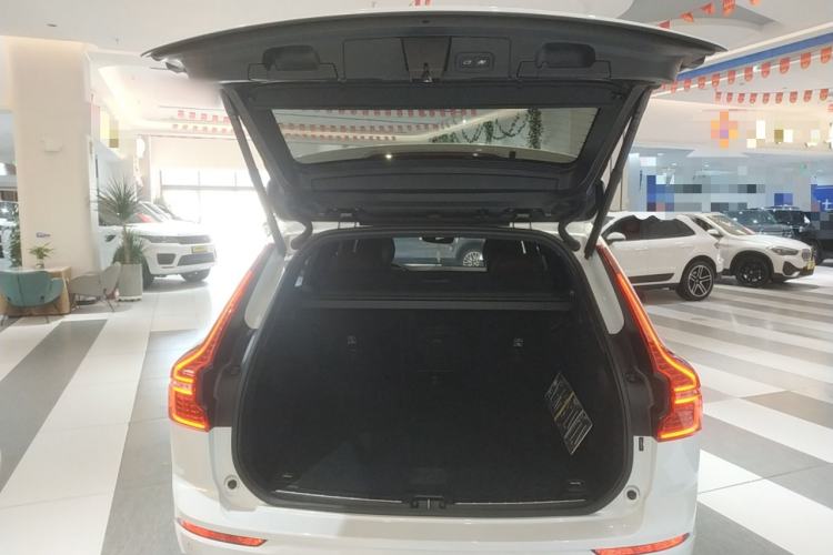 Used Volvo XC60 2024 B5 4x4 Smart Luxury Edition