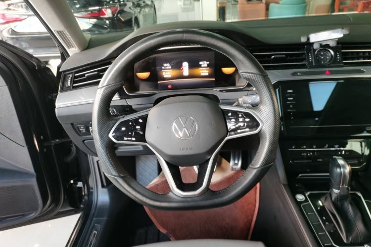 Used Volkswagen Magotan 2023 2 Million Units Limited Edition 330TSI DSG Leading Version
