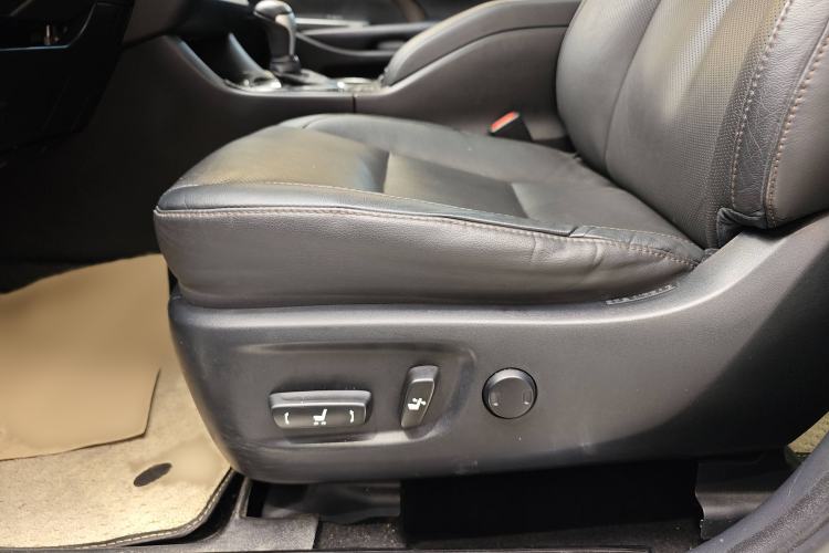 Used Toyota Highlander 2018 2.0T Four-Wheel Drive Luxury Version 7 Seats China VI Standard
