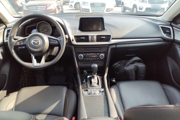 Used Mazda Mazda 3 Axela 2019 Cloud-Controlled Sedan 1.5L Automatic Luxury Model China VI Standard

