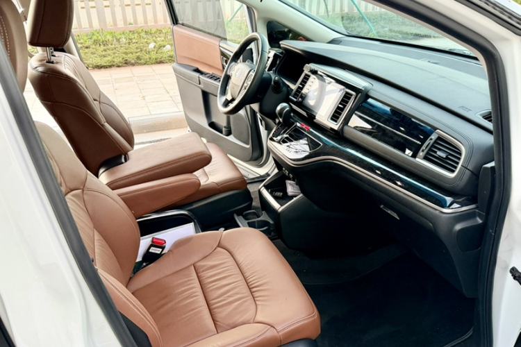 Used Honda Elysion 2019 2.0L Hybrid Supreme Edition
