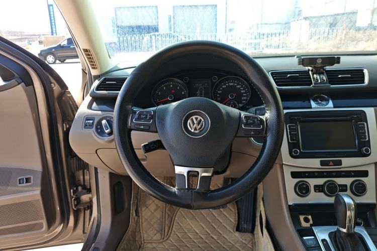 Used Volkswagen Magotan 2015 Facelift 1.8TSI Luxury Model