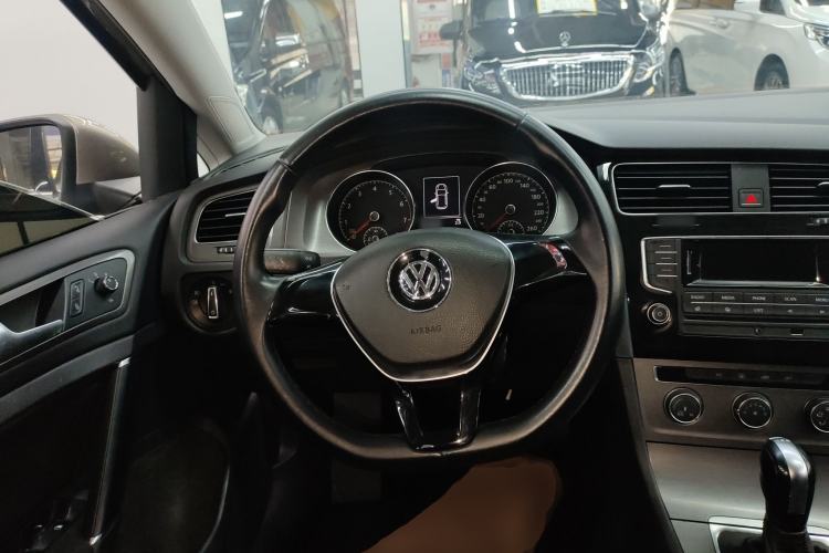 Used Volkswagen Golf 2015 1.4TSI Automatic Comfort Model
