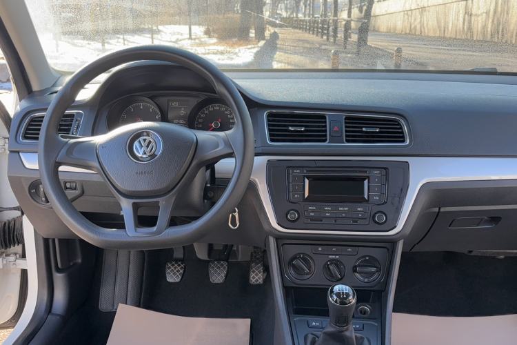 Used Volkswagen Lavida 2015 1.6L Manual Fashion Edition
