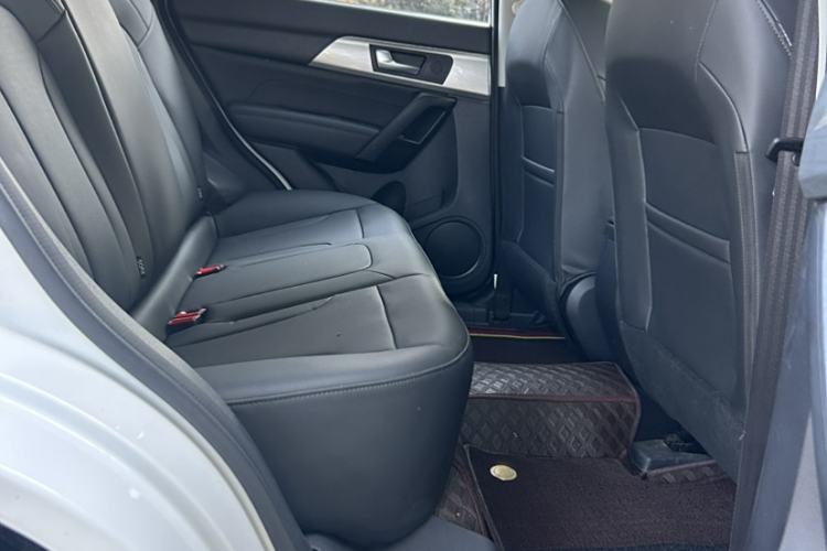 Used Haval H2 2018 Chuanxiang Edition Red Badge 1.5T Dual-Clutch Two-Wheel Drive Fashionable Model
