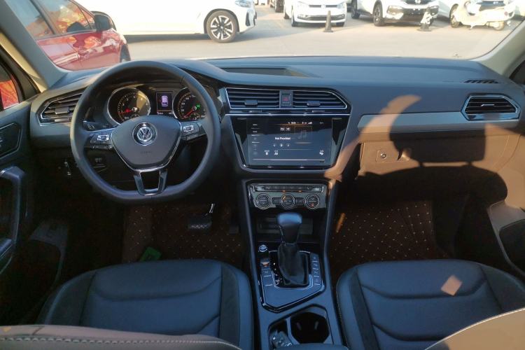 Used Volkswagen Tiguan L 2019 Revised 330TSI Automatic Two-Wheel Drive Smart & Luxury Edition China VI Standard
