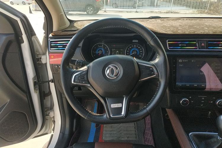 Used Dongfeng Fengon 580 2016 1.5T Manual Luxury Version