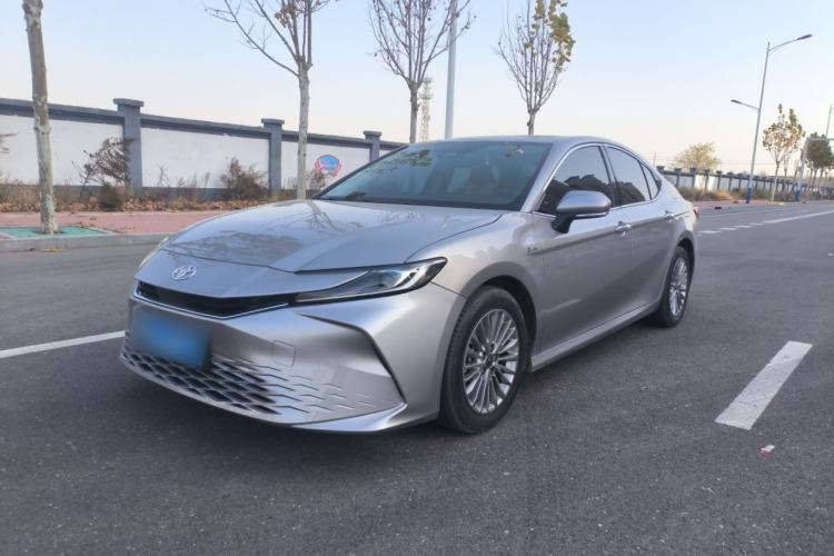 Used Toyota Camry 2024 Dual-Motor 2.0 HGVP Luxury Edition
