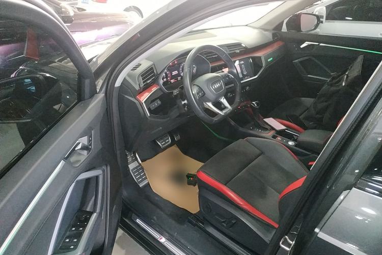 Used Audi Q3 2021 40 TFSI Fashion Dynamic Model
