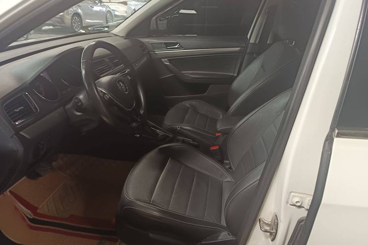 Used Volkswagen Lavida 2017 1.6L Automatic Comfort Edition
