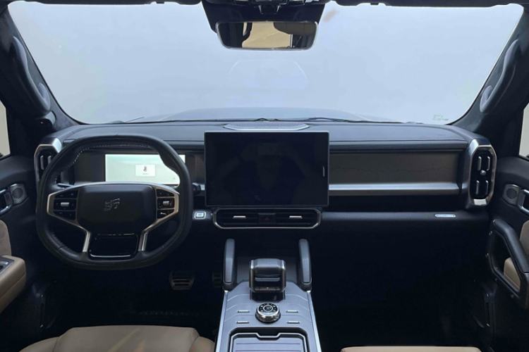 Used JETOUR Traveler 2023 2.0T All-Wheel Drive CrossPRO+
