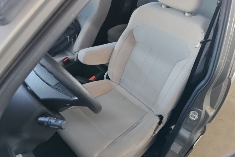 Used FORTHING Lingzhi 2022 M5L 1.6L Utility Model 7 Seats
