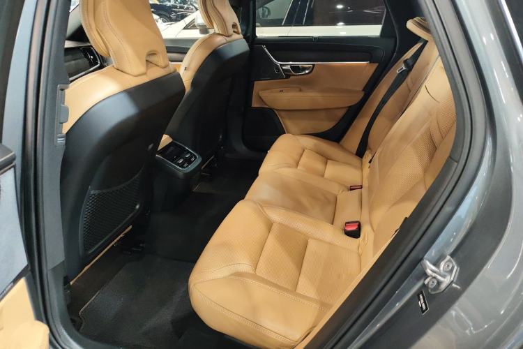 Used Volvo V90 2020 Cross Country T5 AWD Prestige Edition
