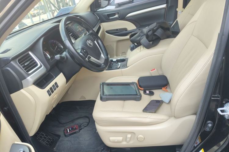 Used Toyota Highlander 2018 2.0T Four-Wheel Drive Luxury Edition 7 Seats China V Emission Standard