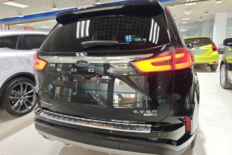 Used Ford Edge 2021 Facelifted PLUS EcoBoost 245 Two-Wheel Drive XLT 7-Seater
