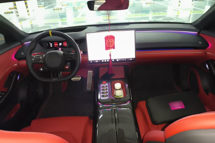 Used Xiaomi Auto SU7 2024 Four-Wheel Drive Ultra-Long Range Advanced Intelligent Driving Max Edition
