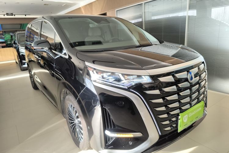 Used Denza D9 2022 DM-i 970 Four-Wheel Drive Flagship Model
