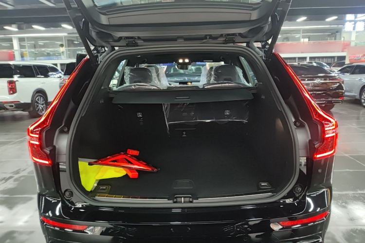 Used Volvo XC60 2026 B5 4x4 Smart Range Extreme Night Black Edition