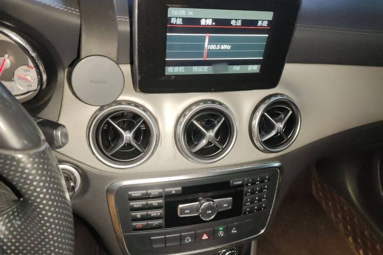 Used Mercedes-Benz GLA 2015 GLA 200 Fashion Model