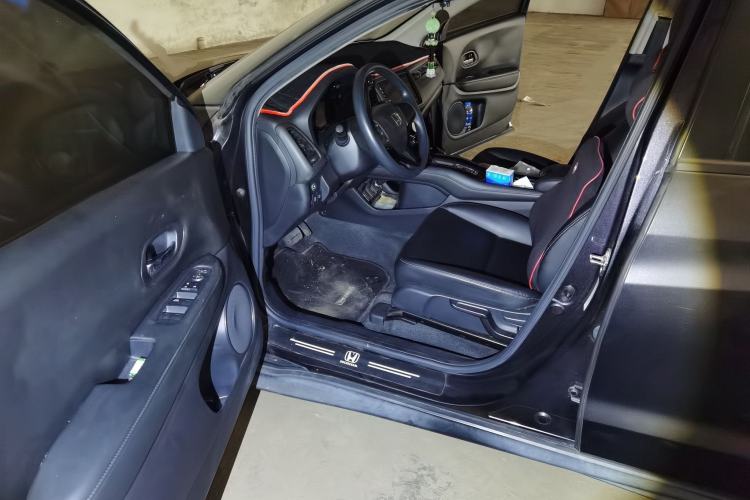 Used Honda Vezel 2020 1.5L CVT Pioneer Edition
