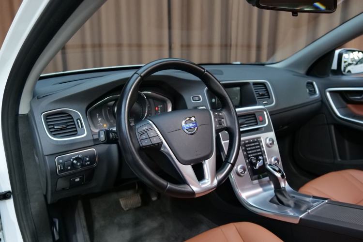 Used Volvo S60 2017 S60L T4 Smart Range Edition
