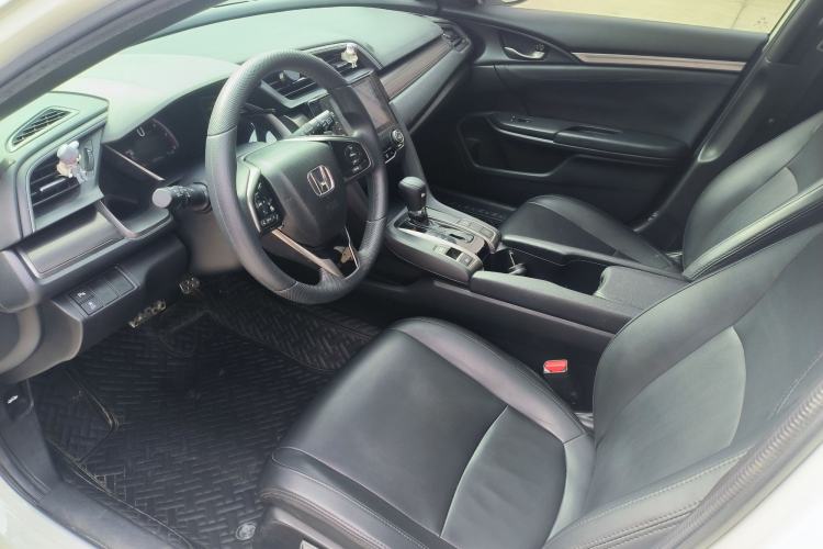 Used Honda Civic 2021 HATCHBACK 220TURBO CVT Trendy Cool Edition
