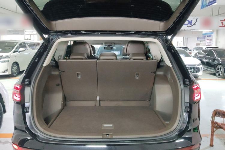 Used Volkswagen Viloran 2023 380TSI Prestige Edition
