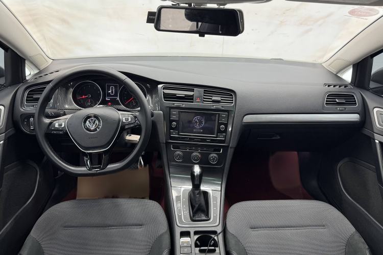 Used Volkswagen Golf 2018 230TSI Automatic Comfort Model
