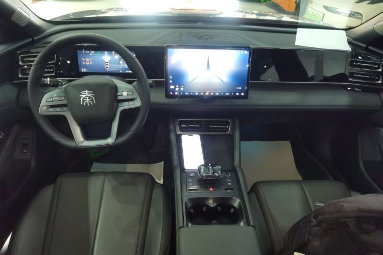 Used BYD Qin L 2025 DM-i Smart Drive 120KM Leading Model
