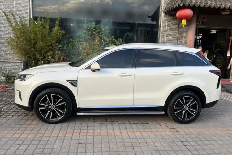 Used Venucia Star 2020 260T Automatic 48V Mild Hybrid Turbocharged Starry Edition
