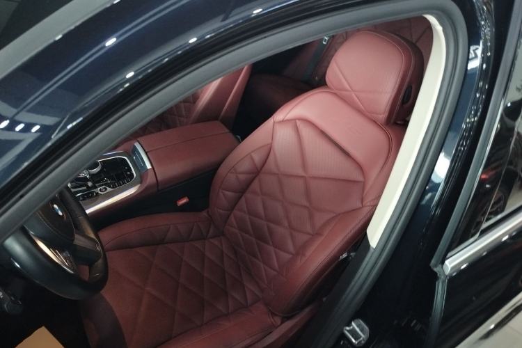 Used BMW X5 2022 Restyled xDrive 30Li Luxury Version M Sport Package
