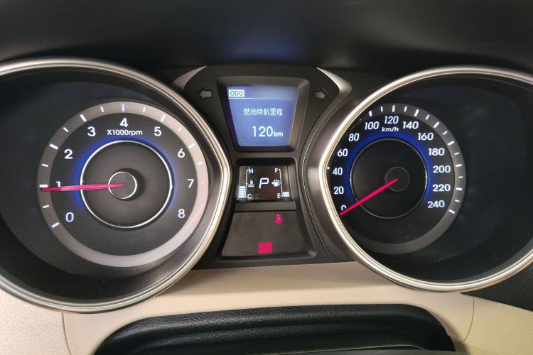 Used Hyundai Elantra 2015 1.6L Automatic Leading Model
