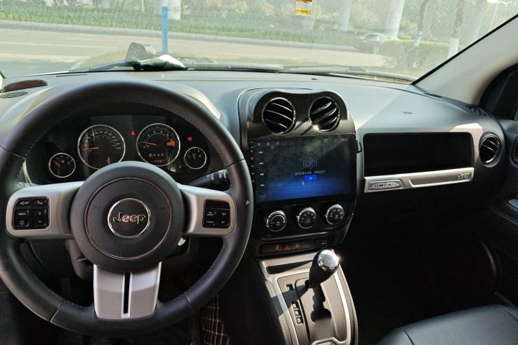 Used  Compass 2014 Revised Version 2.4L Four-Wheel Drive Comfort Edition
