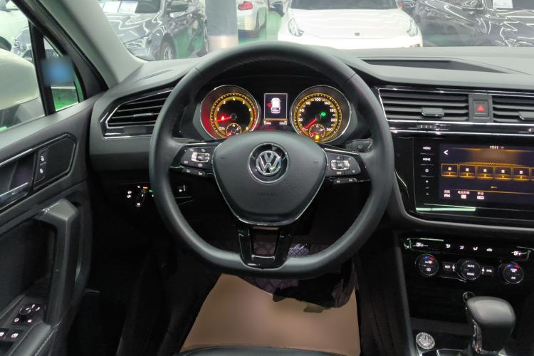 Used Volkswagen Tiguan L 2019 Updated Version 330TSI Automatic Two-Wheel Drive Panoramic Comfort Edition China VI Standard
