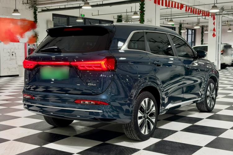 Used  E5 PLUS 2025 165 km Long-Range Version PLUS 5-Seater
