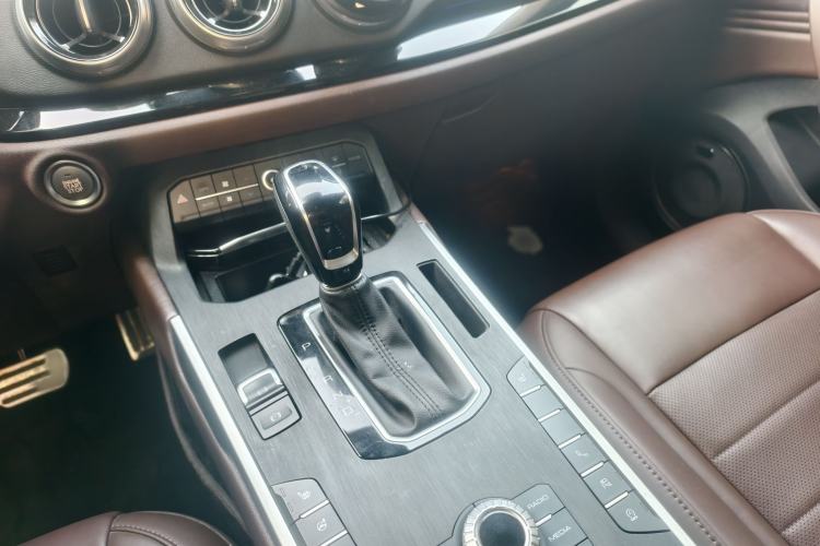 Used Wey VV5 2017 2.0T Ultra-Luxury Version
