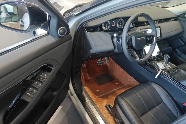 Used Land Rover Range Rover Evoque 2023 Aurora L 249 PS Collins Antique Bronze Special Edition
