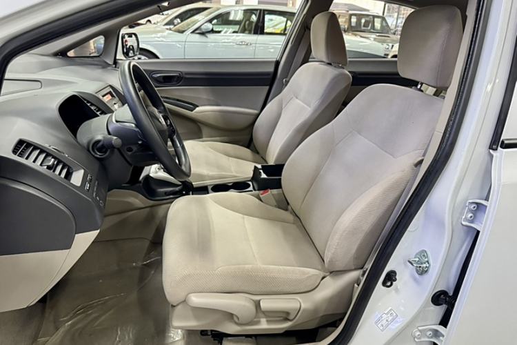 Used CIIMO CIIMO 2015 1.8L automatic comfort version