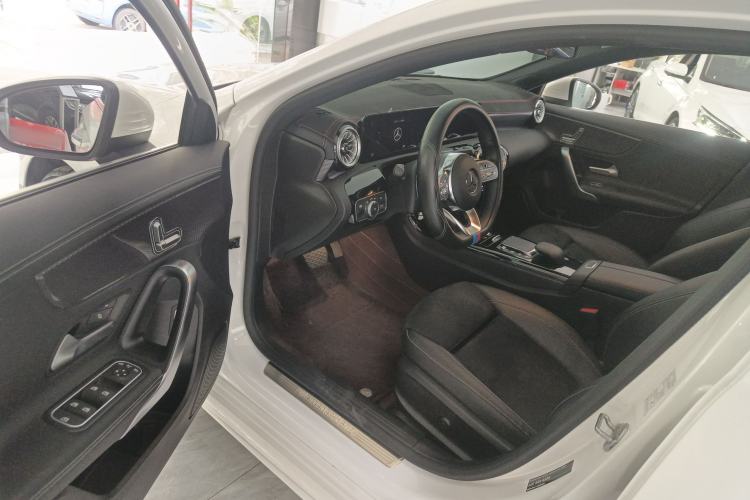 Used Mercedes-Benz A-Class 2022 Revised Version A 200 L Sport Sedan Fashionable Style
