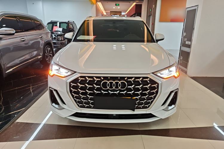 Used Audi Q3 2024 35 TFSI Ambition Dynamic Edition
