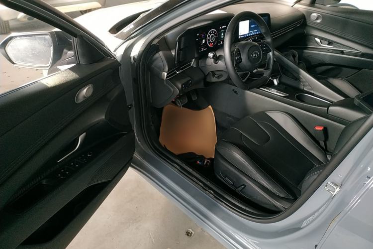 Used Hyundai Elantra 2021 1.5L CVT LUX Prestige Edition
