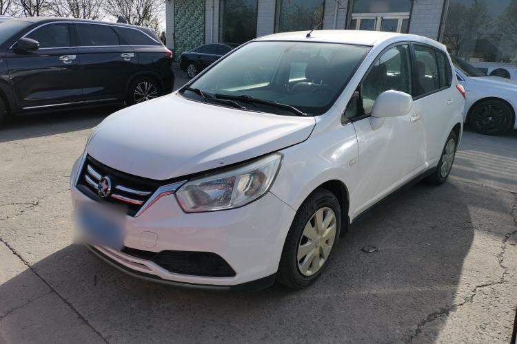 Used Venucia R50 2015 1.6L Manual Fashion Edition
