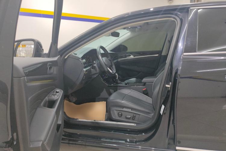 Used Volkswagen Passat 2022 330TSI Starry Luxury Edition
