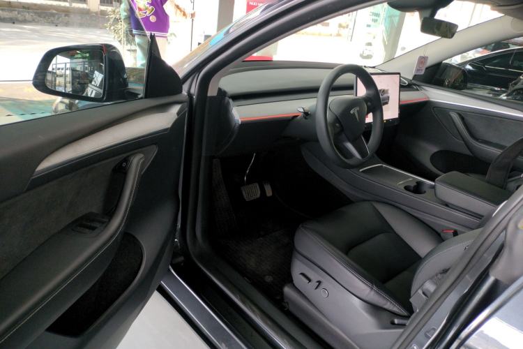 Used Tesla Model Y 2024 Rear-Wheel-Drive Version
