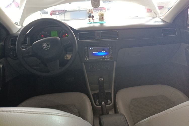 Used Skoda Rapid 2015 1.6L Automatic Smart Selection Model